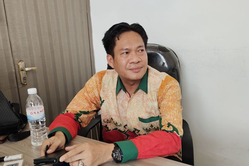 Bawaslu Bandarlampung mengajak masyarakat untuk ikut mengawasi calon legislator yang merupakan ASN.