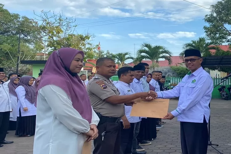 DAFTAR 2 GOLONGAN HONORER DENGAN GAJI BESAR DARI MENTERI KEUANGAN DI PROVINSI INI DENGAN JUMLAH YANG TINGGI