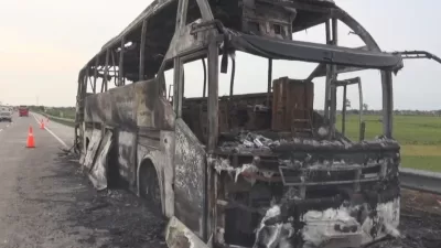 BUS AKDP Hangus Terbakar di Tumijajar, Tubaba