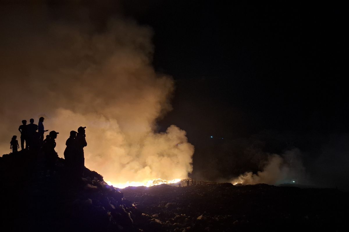 Kebakaran Terjadi di TPA Bakung Bandarlampung: Apa yang Harus Dilakukan?