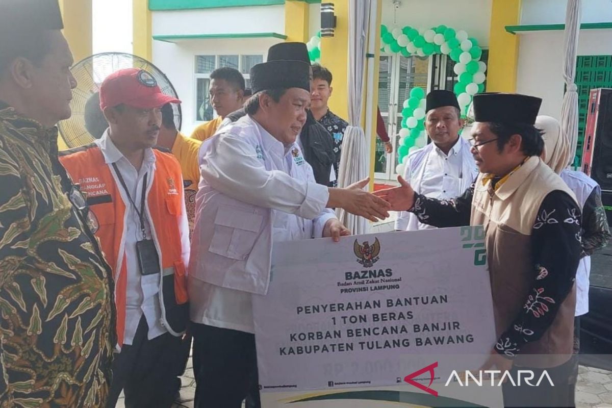 Baznas Salurkan Bantuan Darurat Beras untuk Korban Banjir di Tulangbawang