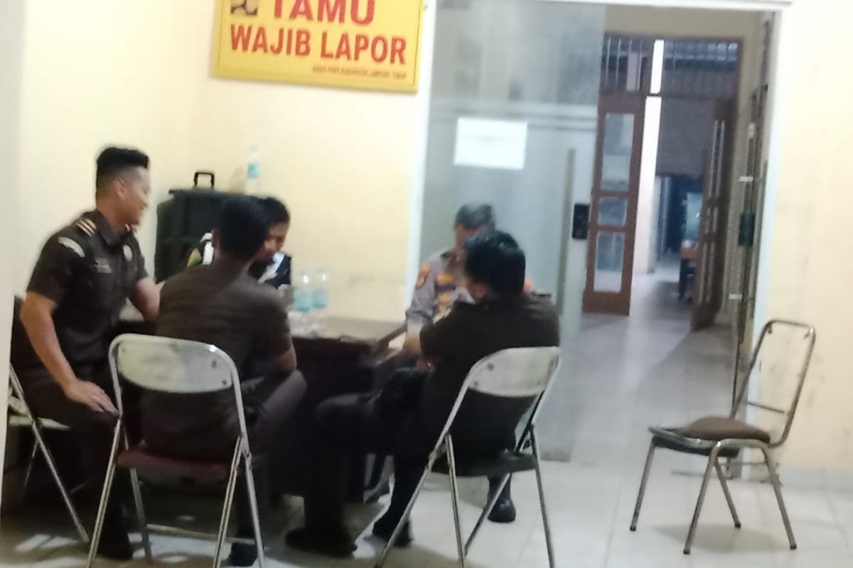 Razia Kejati Lampung di Kantor Dinas PUPR Lampung Timur: Apa yang Mereka Cari?