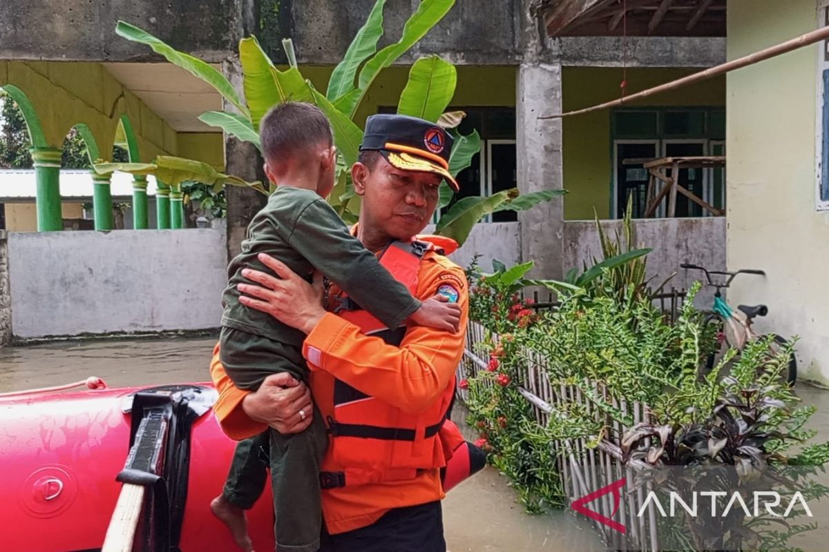 Banjir Rob di Sragi: 610 Rumah Warga Terdampak, BPBD Lamsel Bergerak Cepat