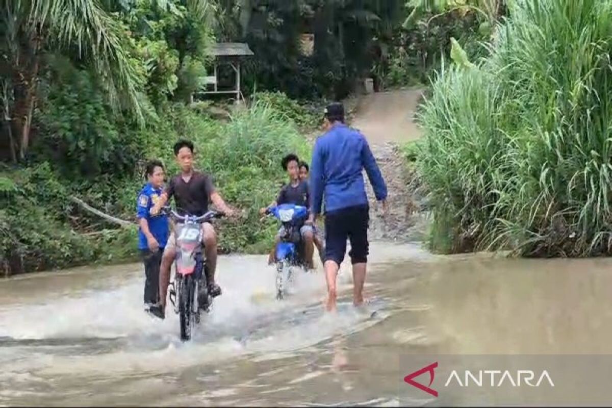 Darmakarta Lampung Selatan Berperan Menyelamatkan Warga dengan Menyediakan Penyeberangan Alternatif