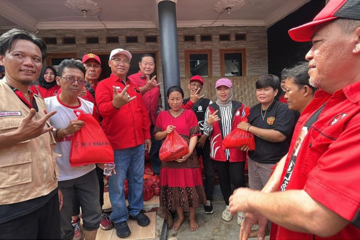 Solidaritas Anggota DPRD Lampung dengan Korban Banjir di Bandarlampung