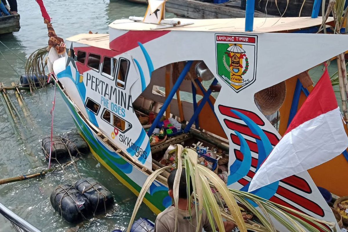 Meriahnya Tradisi Tasyakuran Laut di Desa Muara Gading Mas