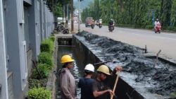 Antisipasi Banjir: Pelindo Regional 2 Panjang Lakukan Normalisasi Drainase