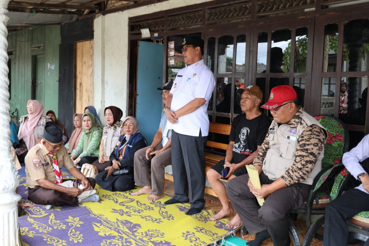 Nukman Langsung ke Tempat Kejadian Kebakaran di Way Tenong, Lampung Barat