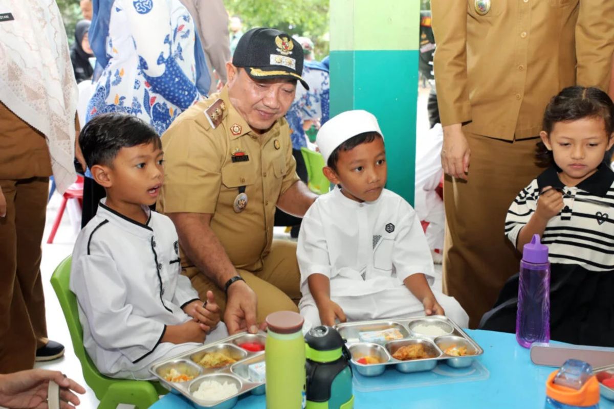 MBG Resmi Diluncurkan di Tanjung Bintang oleh Wakil Bupati Lampung Selatan