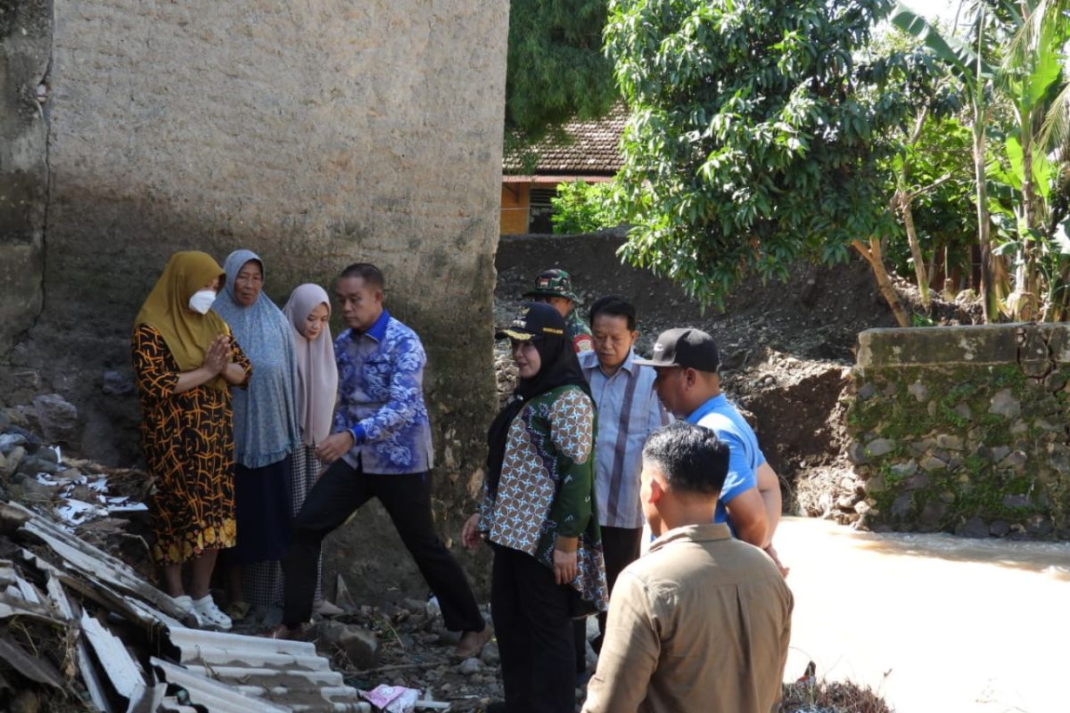 Evakuasi Darurat: Pemkot Bandarlampung Akan Menyelamatkan Rumah-rumah di Pinggiran Sungai