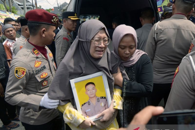 Kedatangan Jenazah Anggota Polri Korban Penembakan: Kondisi Terkini di Rumah Duka