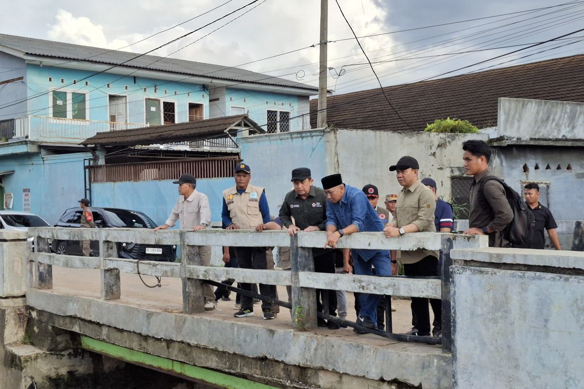 Strategi Gubernur Lampung Atasi Banjir dengan Merapikan Bangunan di Sekitar Sungai