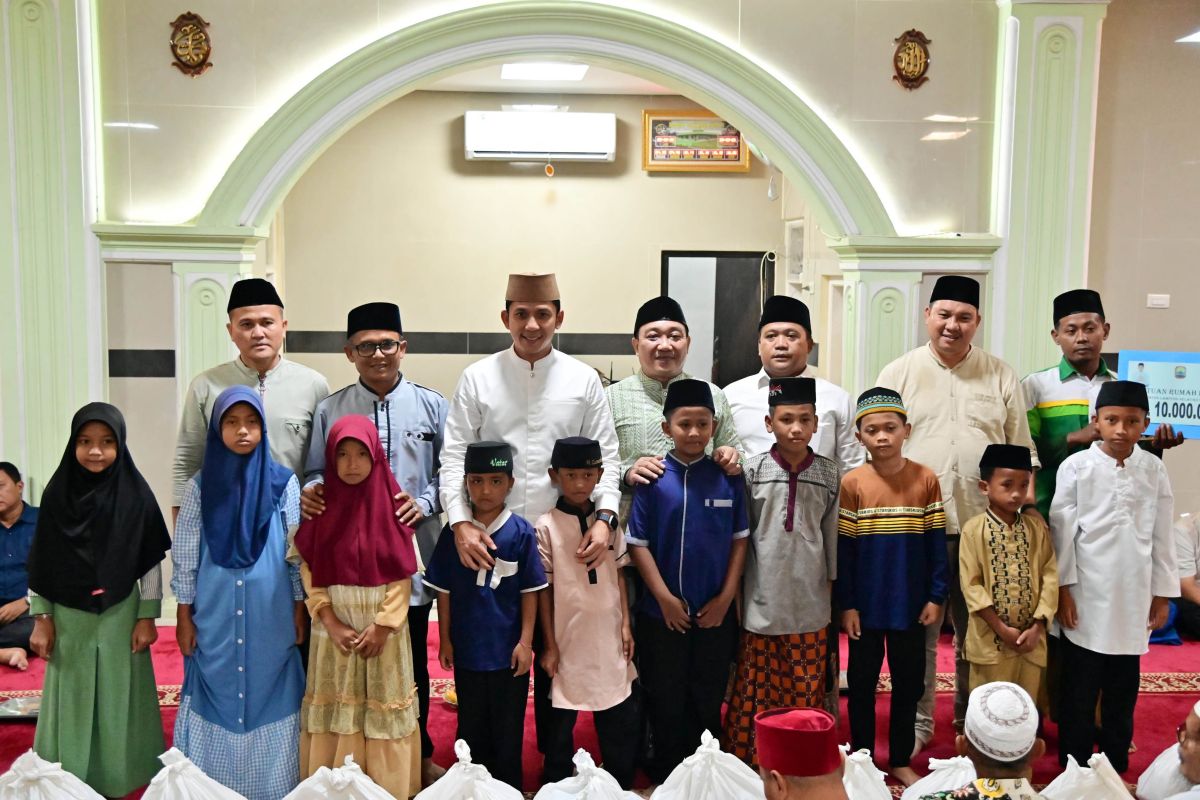 Egi-Syaiful Berbagi Pengalaman Salat Tarawih di Masjid Bakauheni Selama Safari Ramadhan